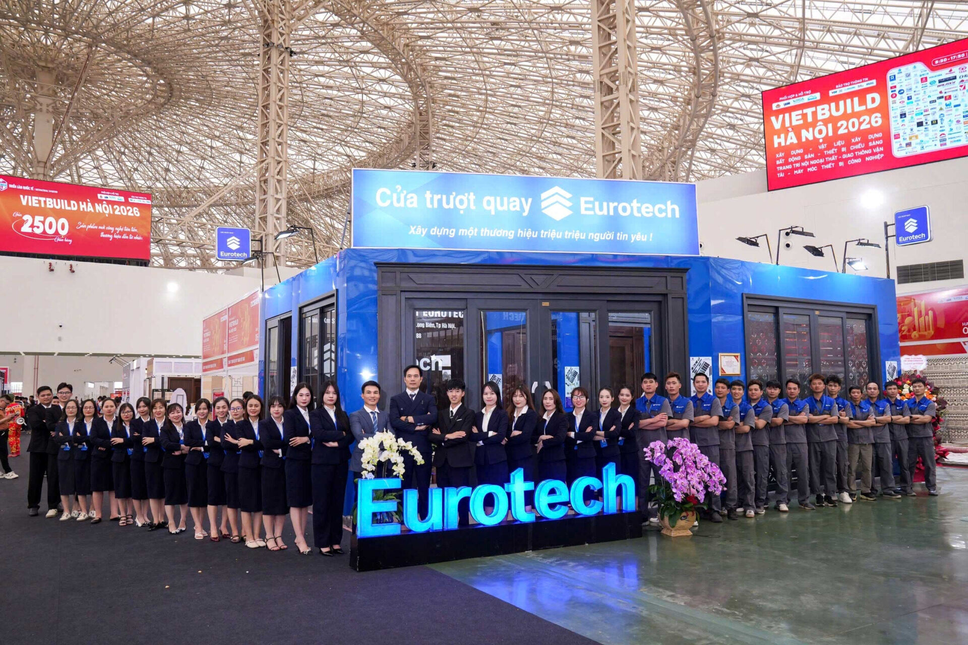 Đội ngũ Eurotech tại gian hàng Vietbuild Hà Nội 2026