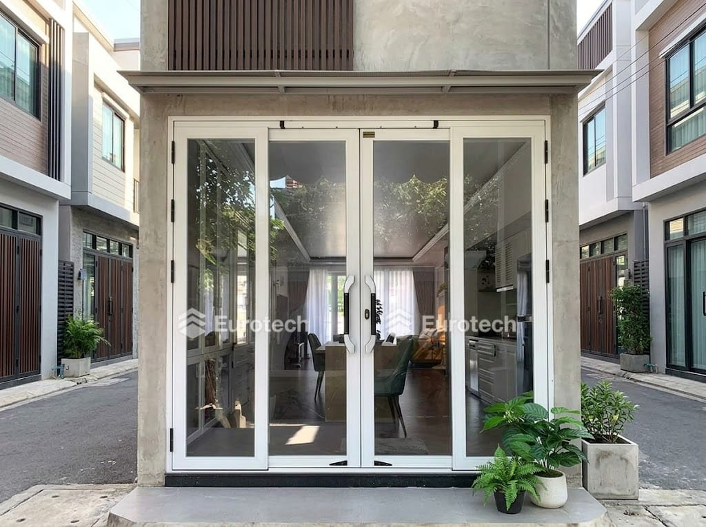Nhà Nhỏ Hẹp (1)